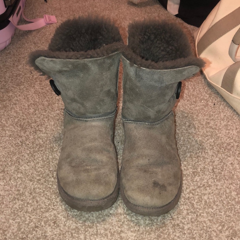 Grey medium Uggs with button